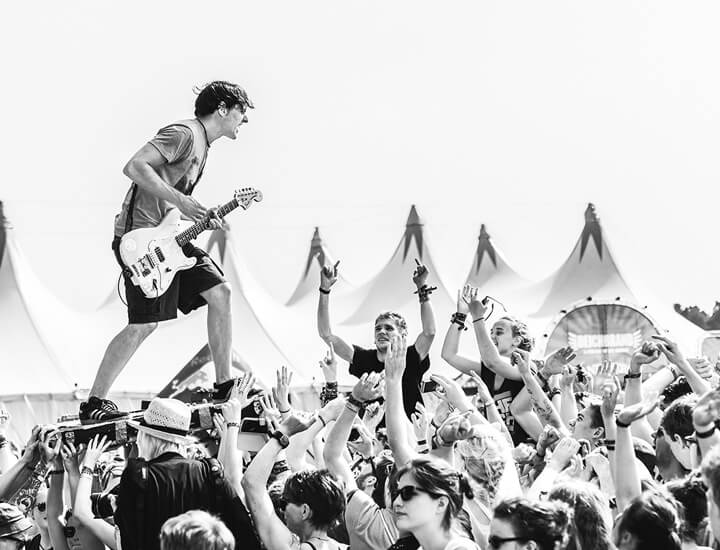 Itchy Poopzkid auf dem Deichbrand Festival 2015, Konzertfotografie